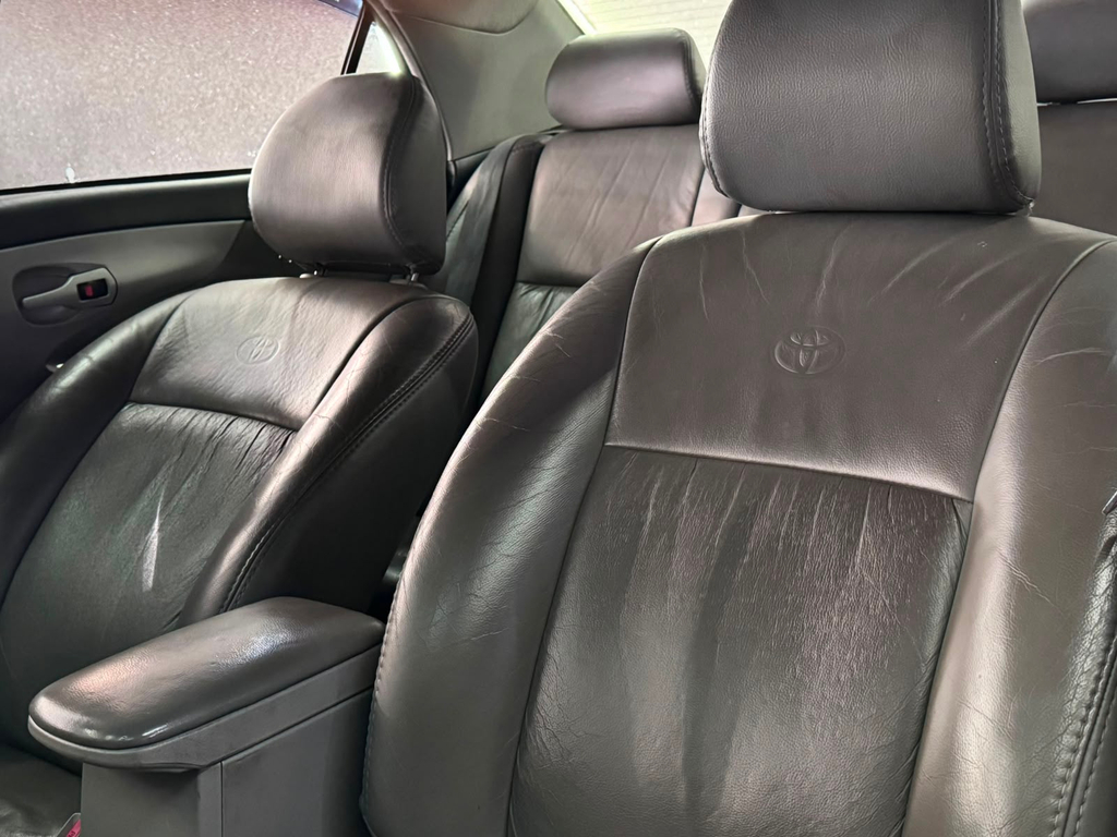 Toyota Corolla Prata