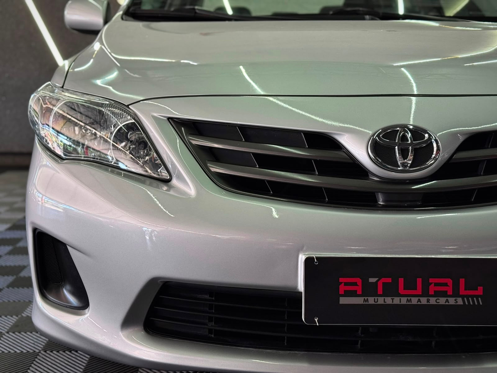 Toyota Corolla Prata
