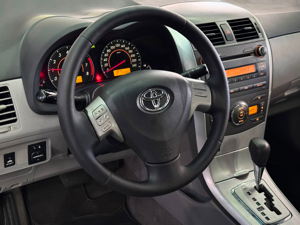 Toyota Corolla Prata