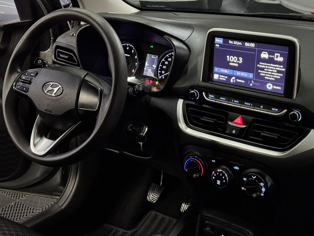 Hyundai HB20 Cinza