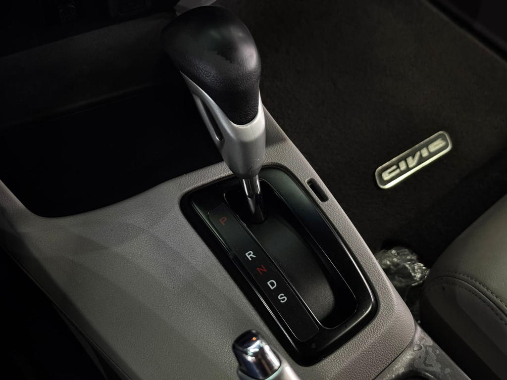 Honda Civic Cinza