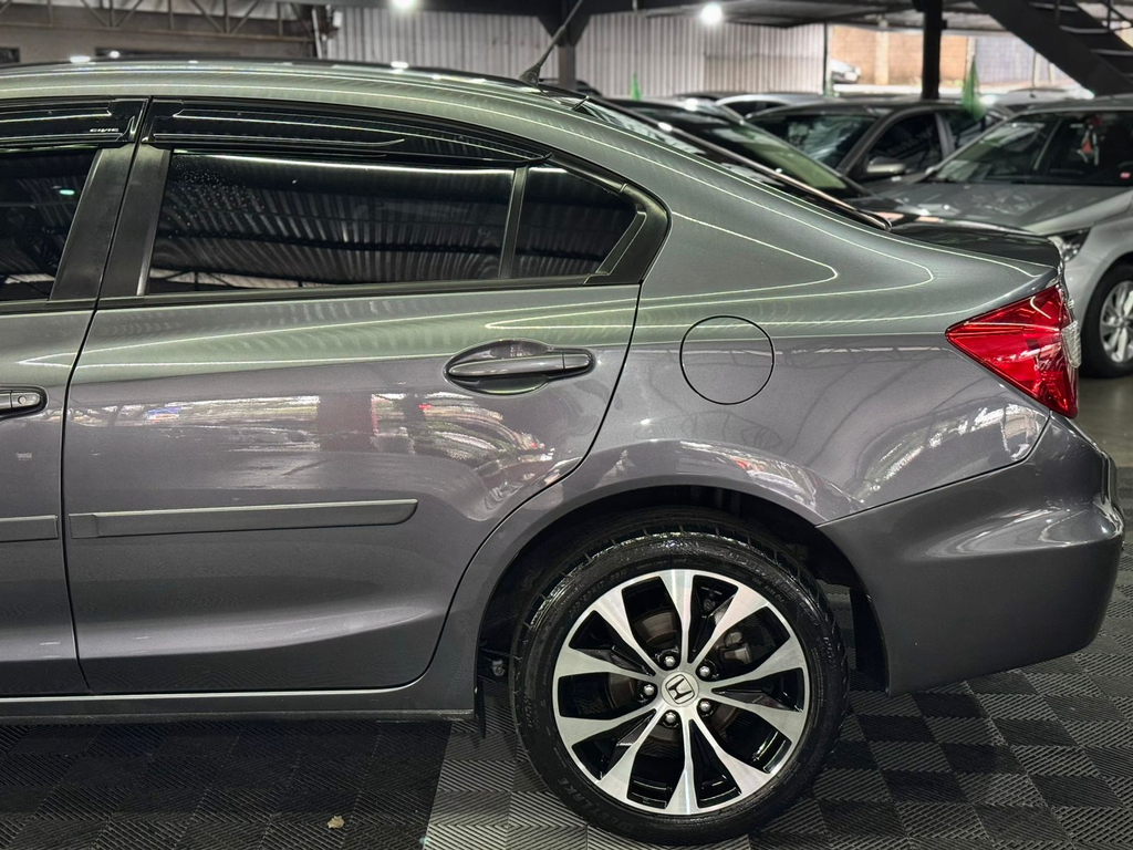 Honda Civic Cinza