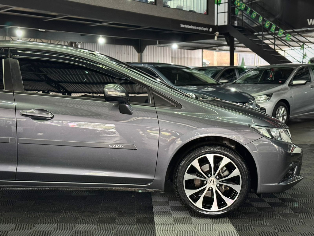 Honda Civic Cinza