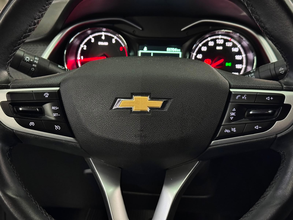 Chevrolet Onix Sedan Prata