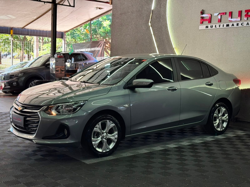 Chevrolet Onix Sedan Prata