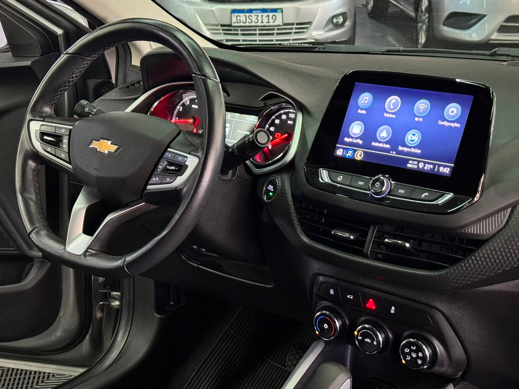 Chevrolet Onix Sedan Prata