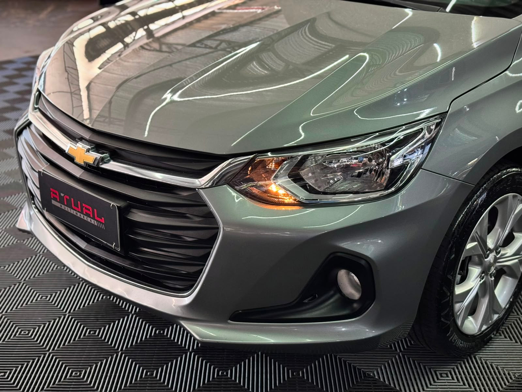 Chevrolet Onix Sedan Prata