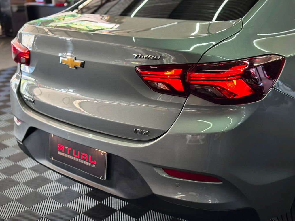 Chevrolet Onix Sedan Prata
