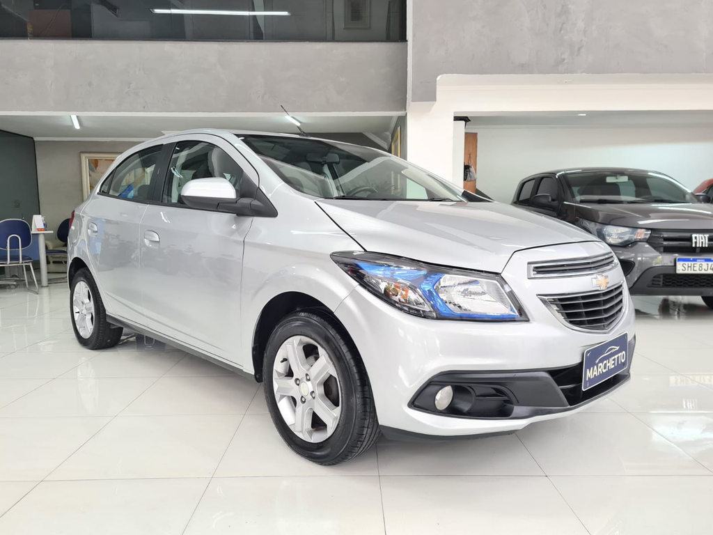 Chevrolet Onix Prata