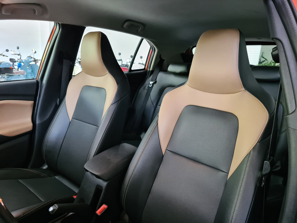 Chevrolet Onix Laranja