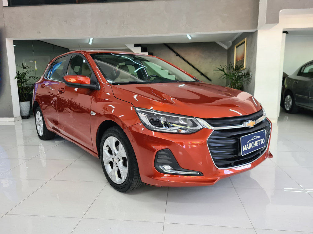 Chevrolet Onix Laranja