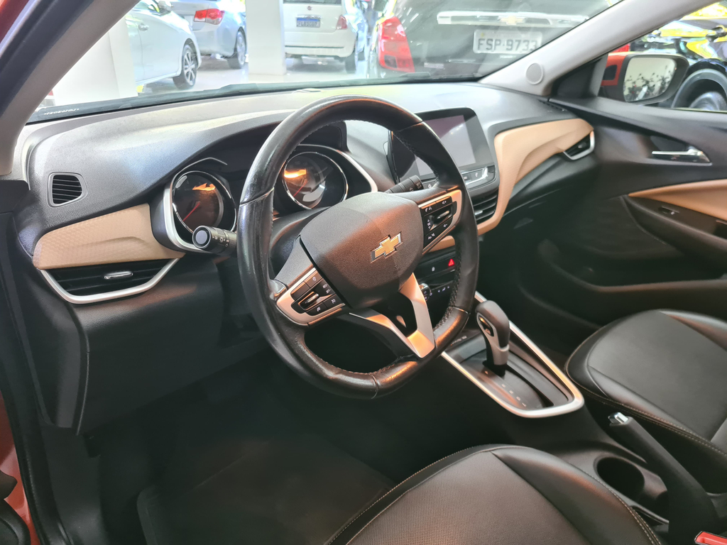Chevrolet Onix Laranja