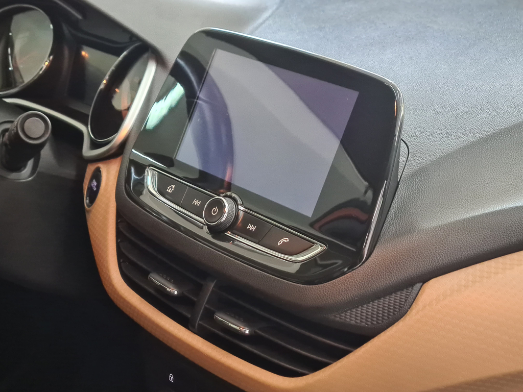 Chevrolet Onix Laranja