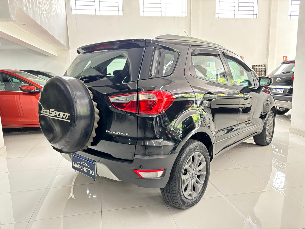 Ford EcoSport Preto