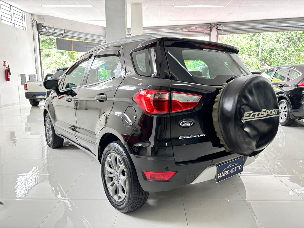 Ford EcoSport Preto