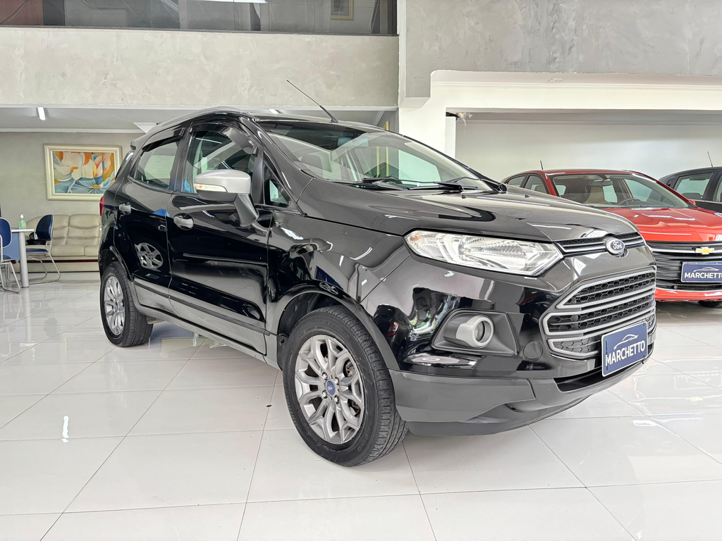 Ford EcoSport Preto