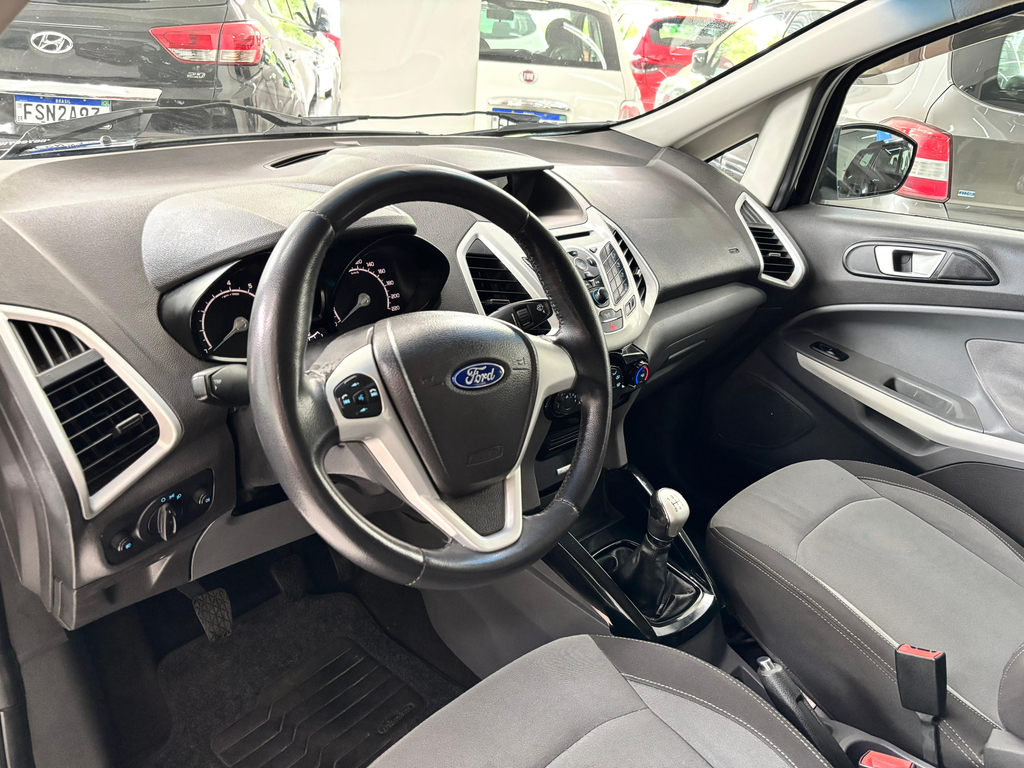 Ford EcoSport Preto