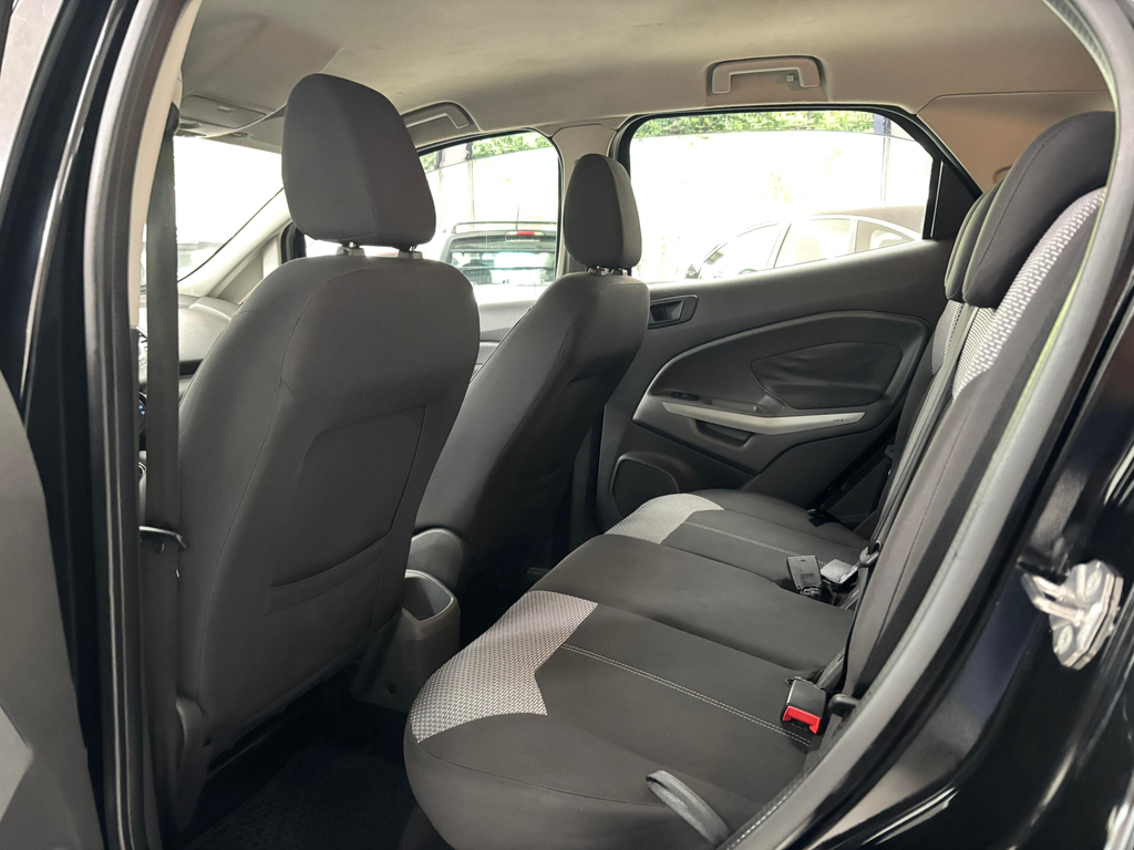Ford EcoSport Preto