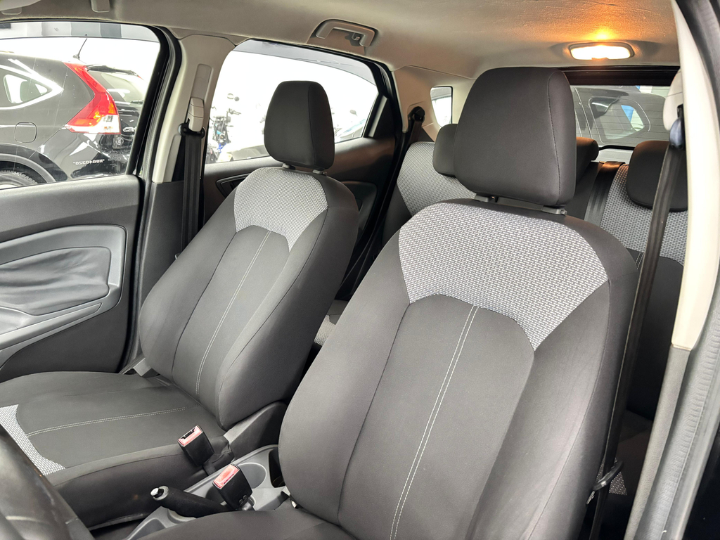 Ford EcoSport Preto