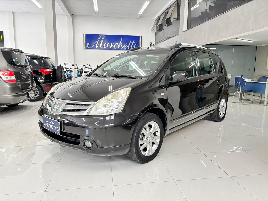 Nissan Livina Preto
