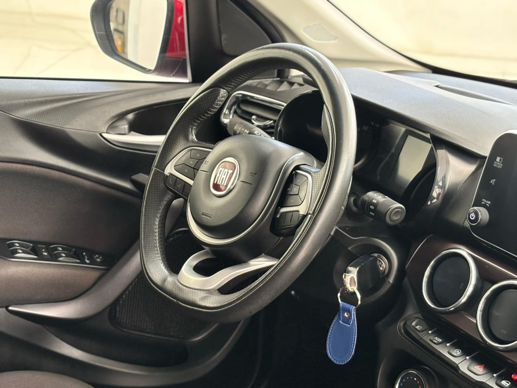 Fiat Cronos Vermelho