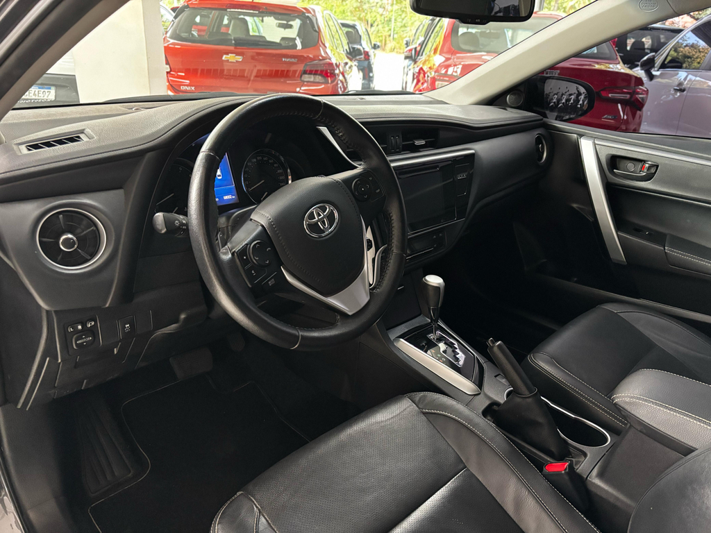 Toyota Corolla Cinza