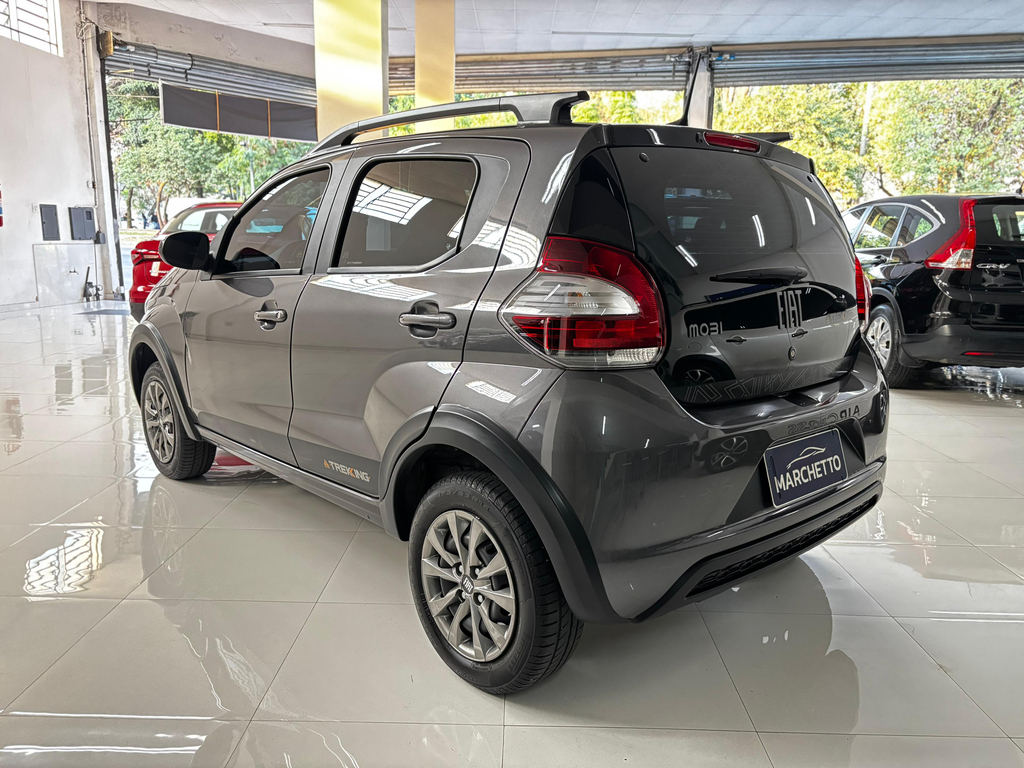 Fiat Mobi Cinza