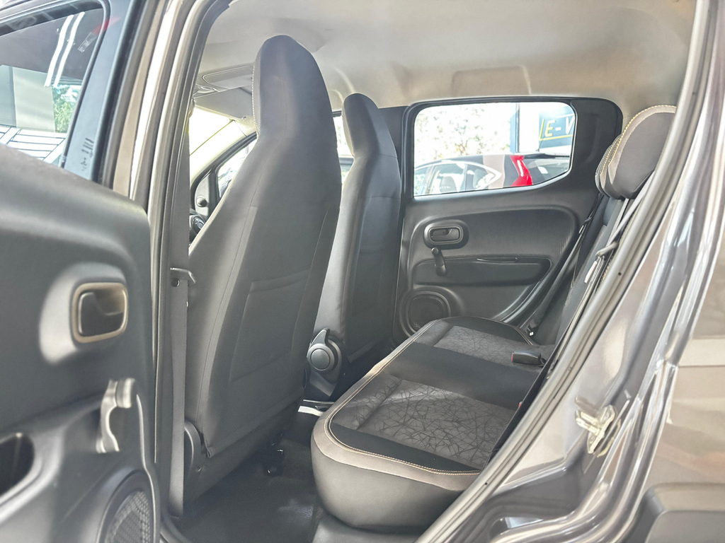 Fiat Mobi Cinza