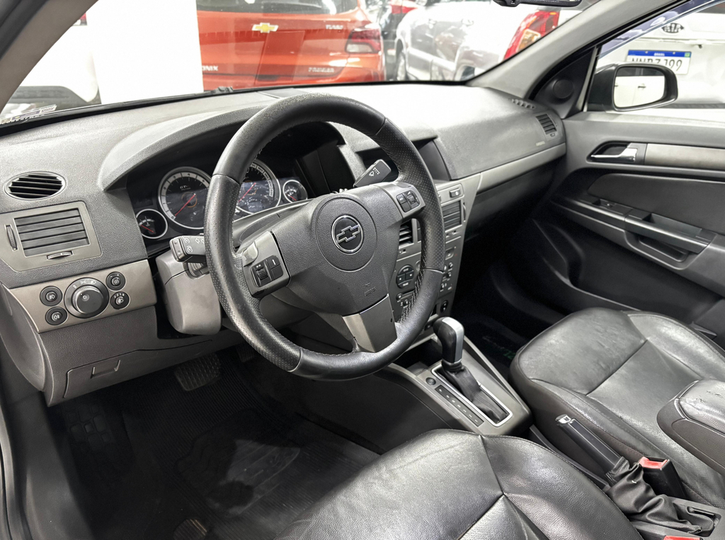 Chevrolet Vectra Hatch Preto