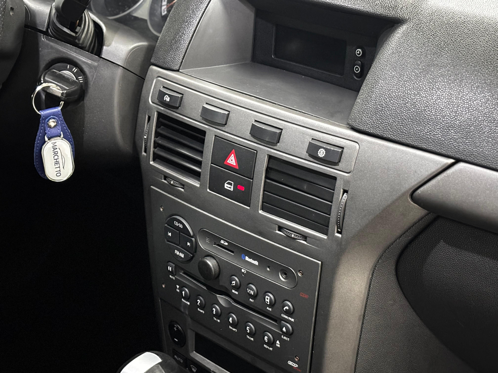Chevrolet Vectra Hatch Preto