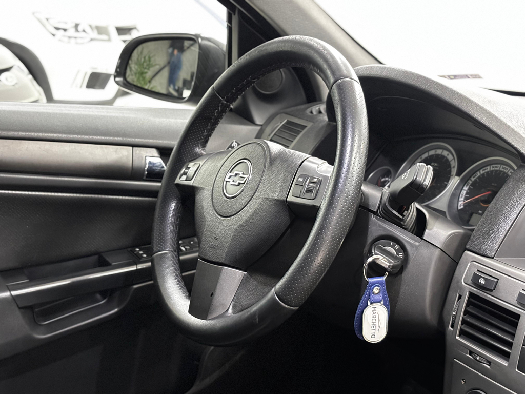 Chevrolet Vectra Hatch Preto
