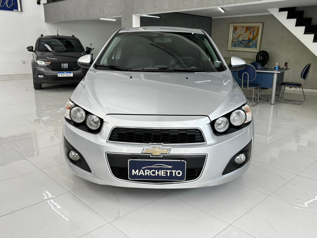 Chevrolet Sonic Sedan Prata