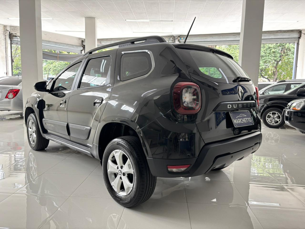 Renault Duster Preto