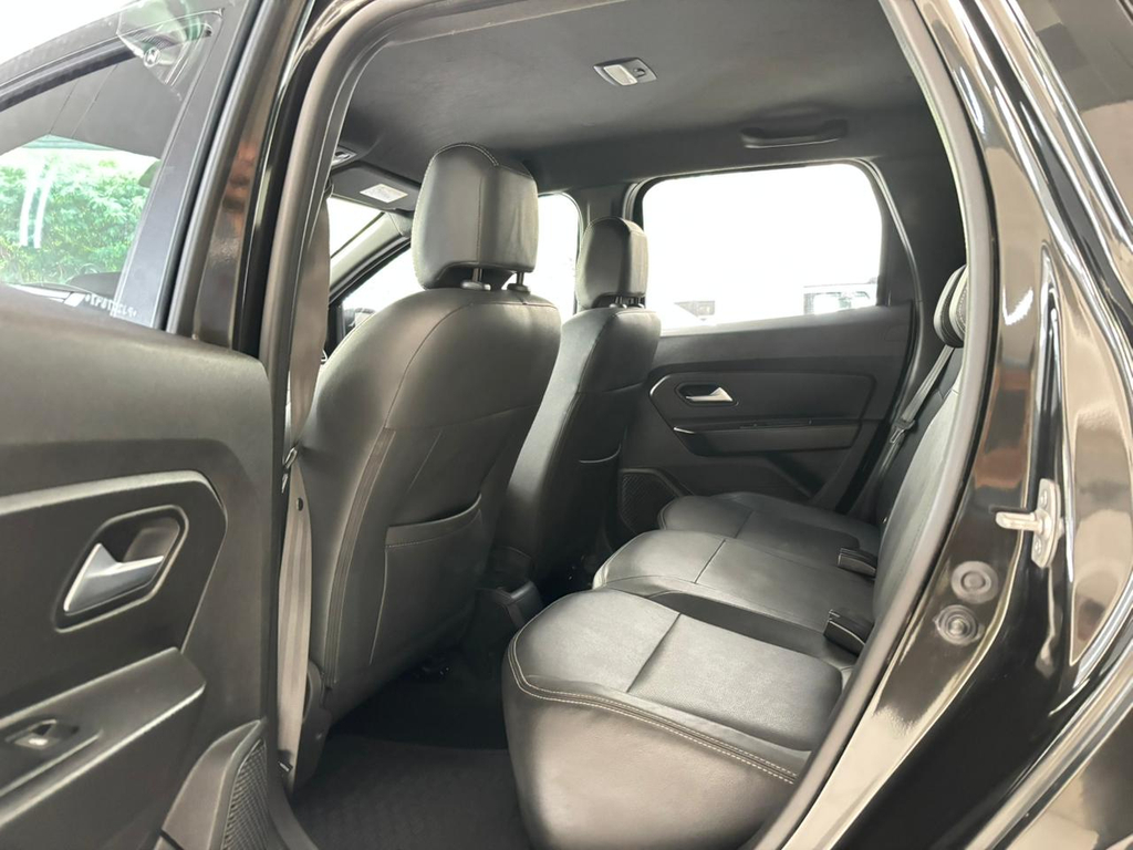 Renault Duster Preto