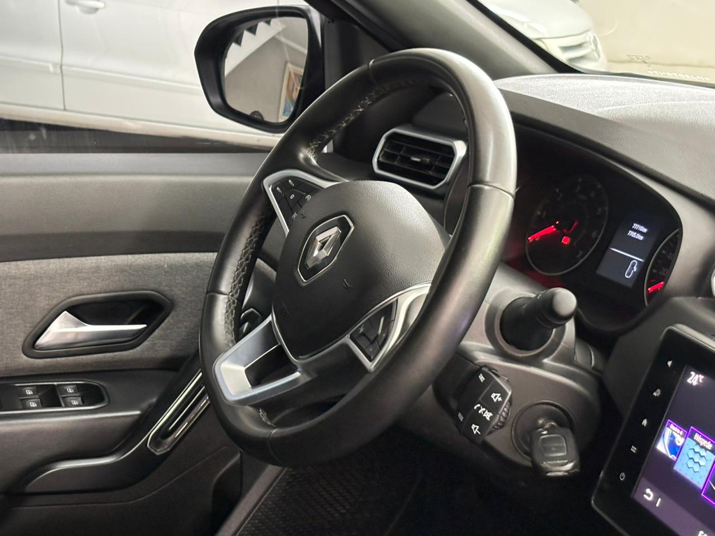 Renault Duster Preto