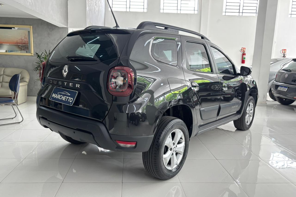 Renault Duster Preto