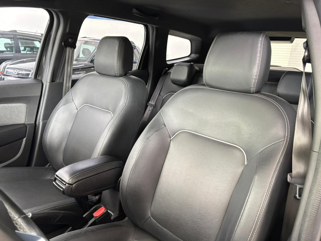 Renault Duster Preto
