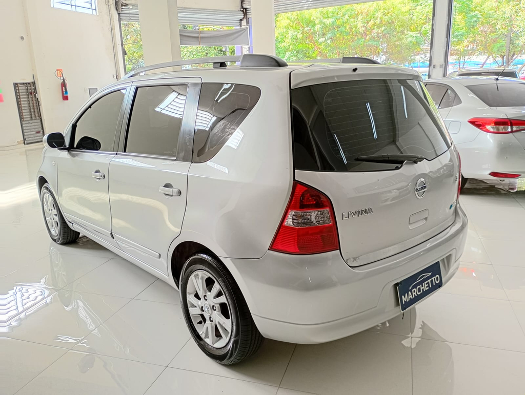 Nissan Livina Prata