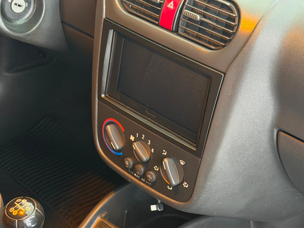 Chevrolet Montana Prata
