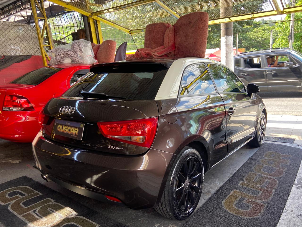 Audi A1 Marrom