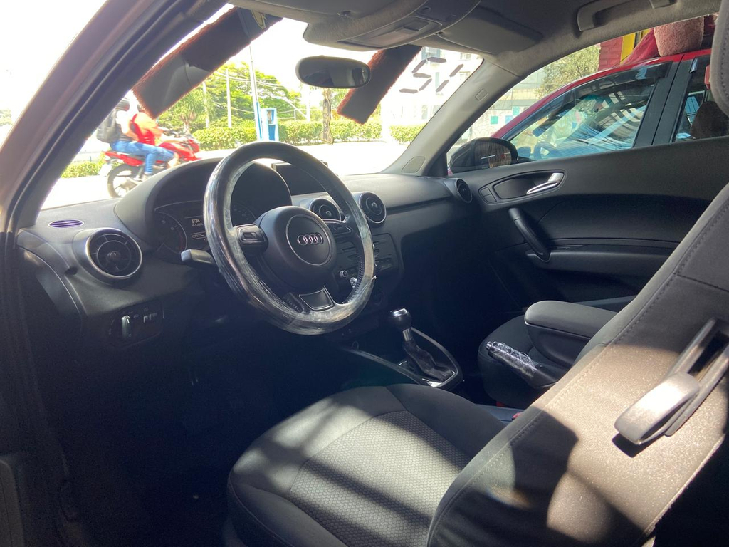 Audi A1 Marrom