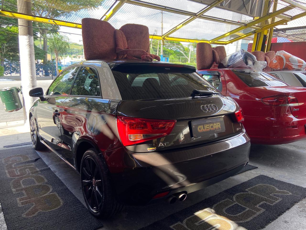 Audi A1 Marrom