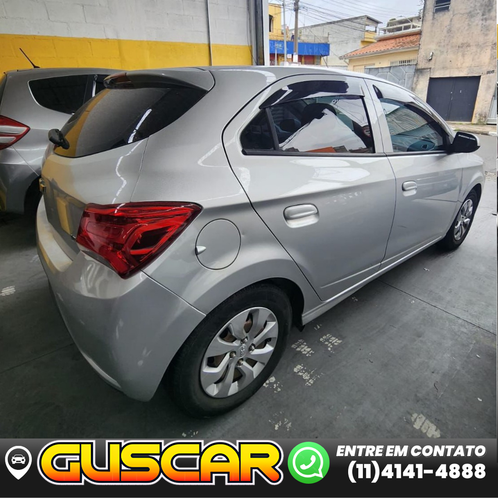 Chevrolet Onix Prata