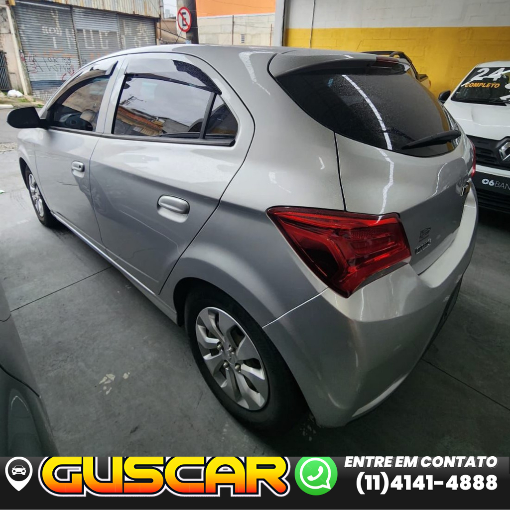 Chevrolet Onix Prata