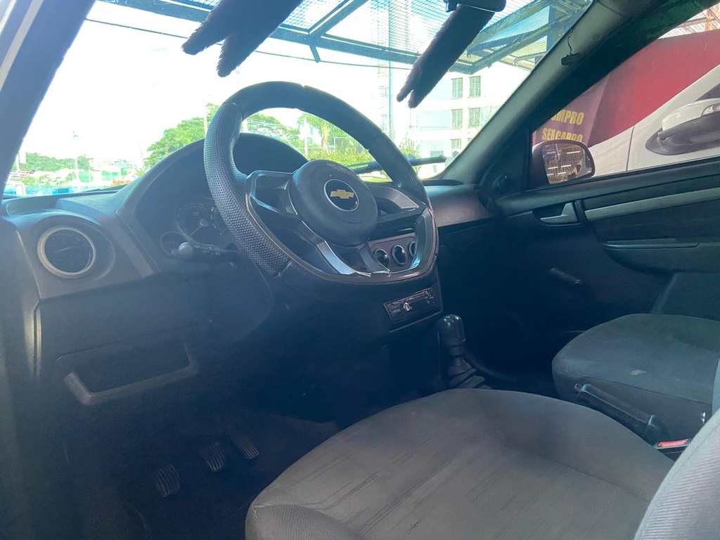 Chevrolet Prisma Prata