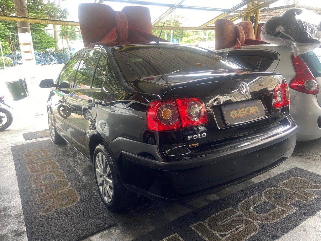 Volkswagen Polo Sedan Preto
