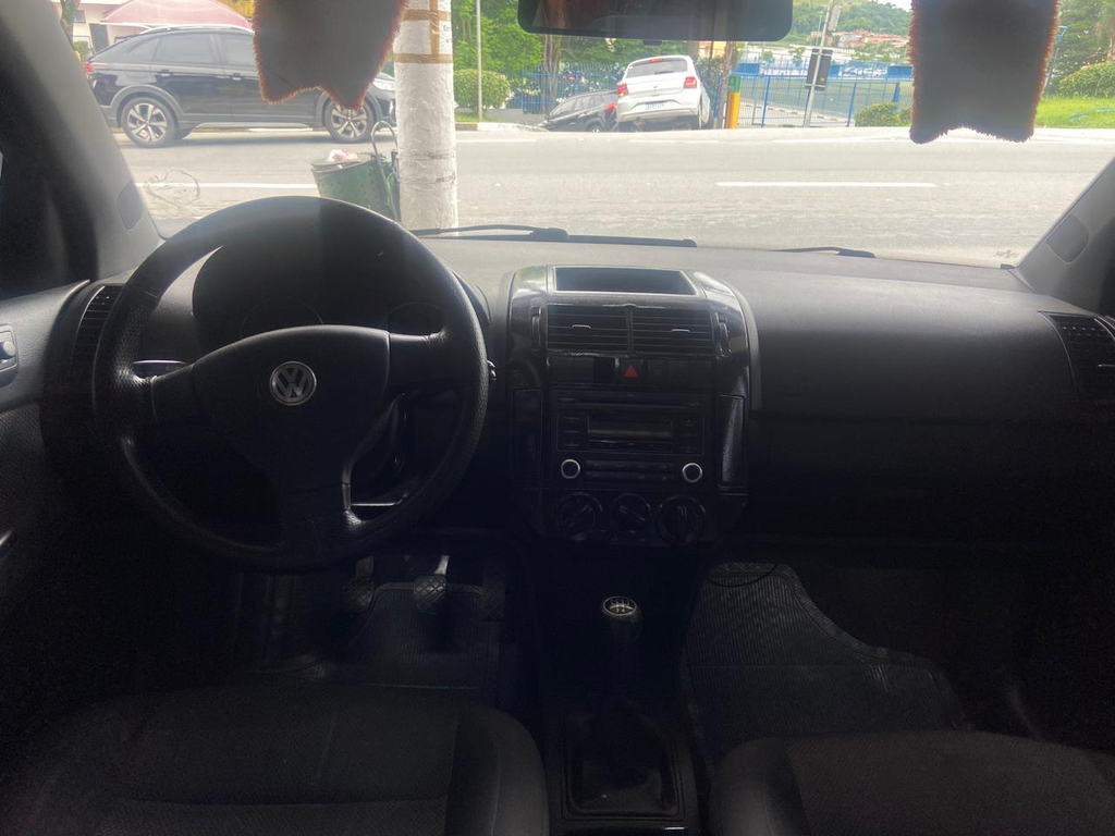 Volkswagen Polo Sedan Preto