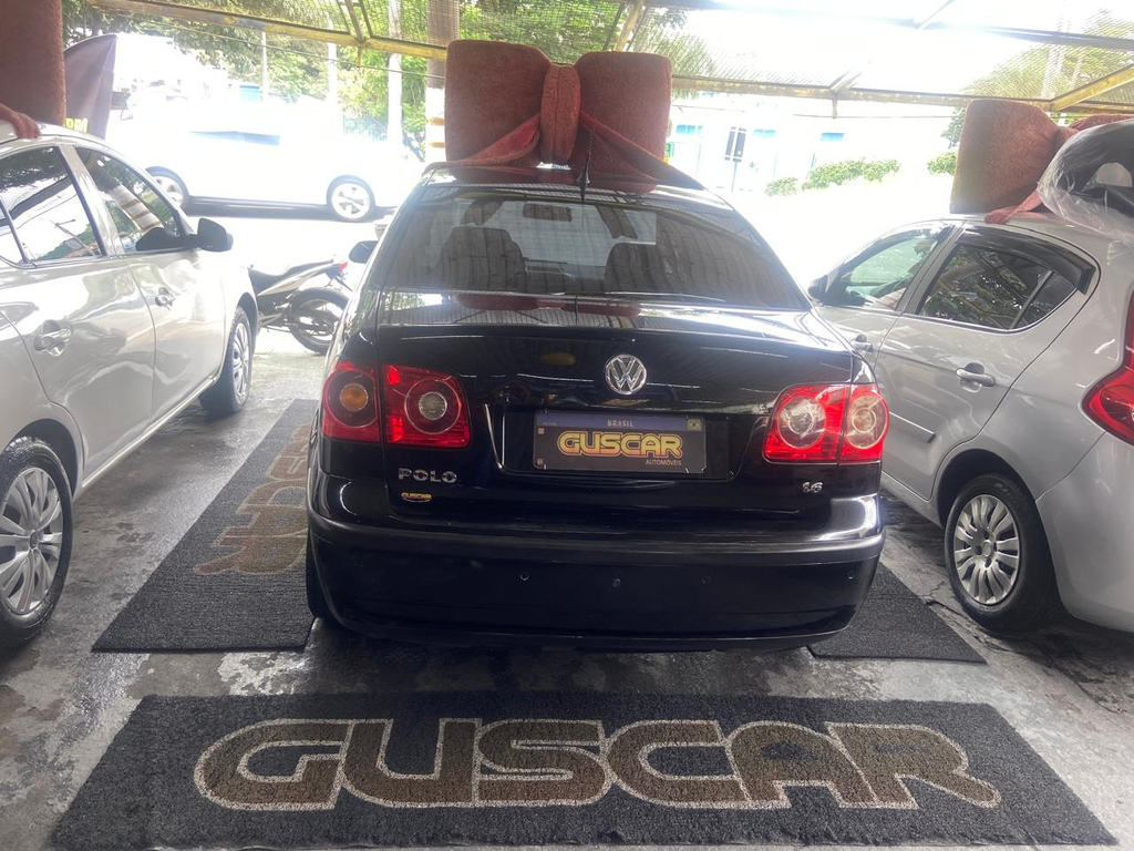 Volkswagen Polo Sedan Preto