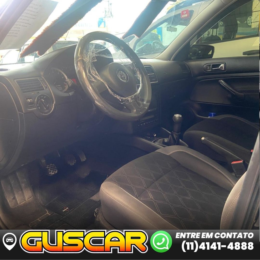 Volkswagen Golf Preto