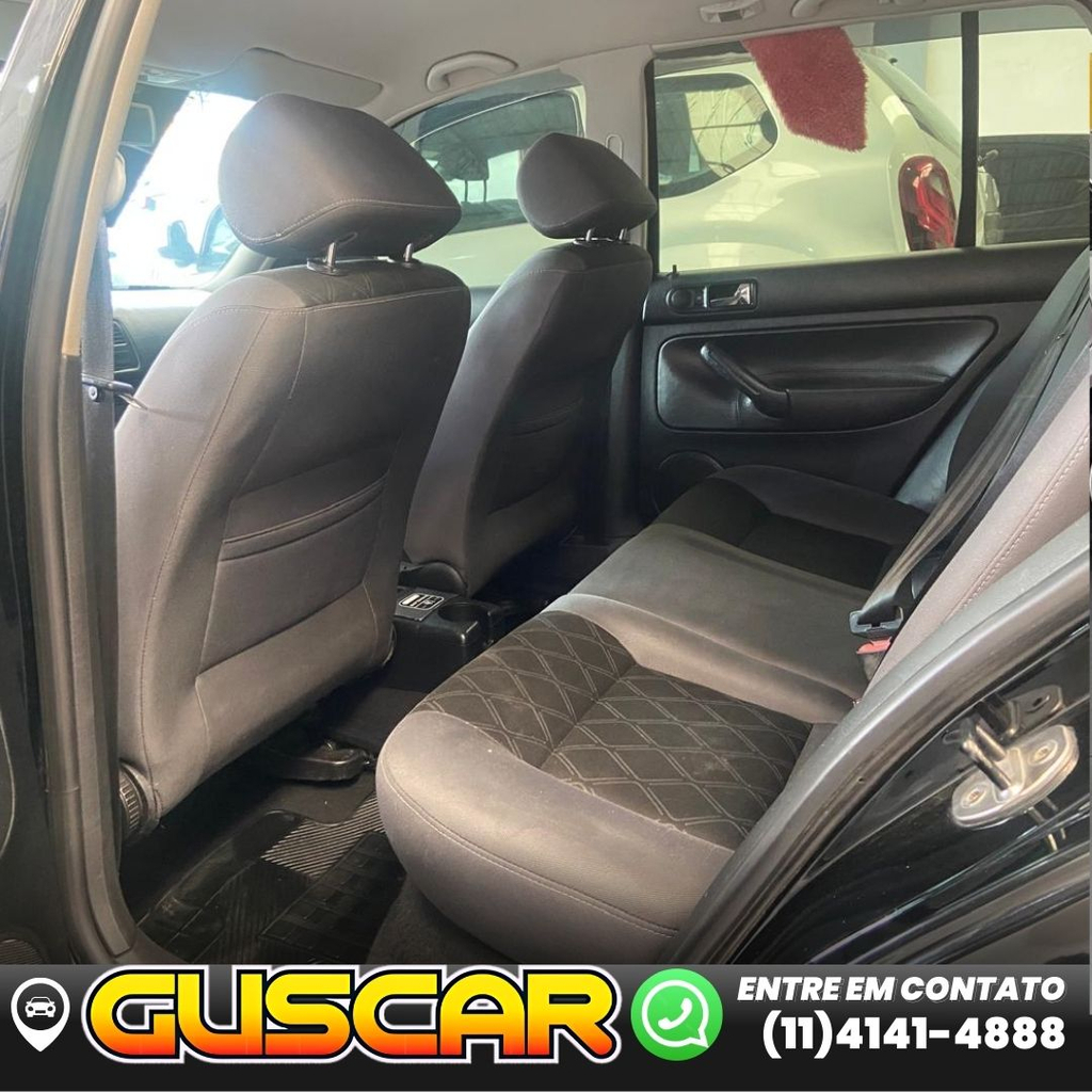 Volkswagen Golf Preto